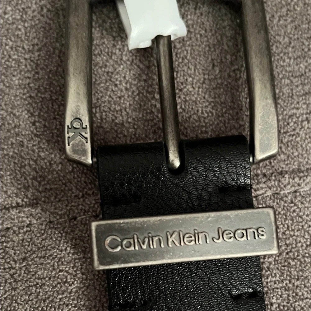 Calvin Klein New belt Whit Tag